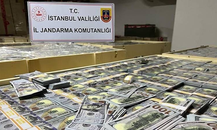 Şimdiye kadarki en yüksek rakam: İstanbul'da sahte 1 milyar dolar ele geçirildi 1 Şimdiye kadarki en yüksek rakam: İstanbul’da sahte 1 milyar dolar ele geçirildi