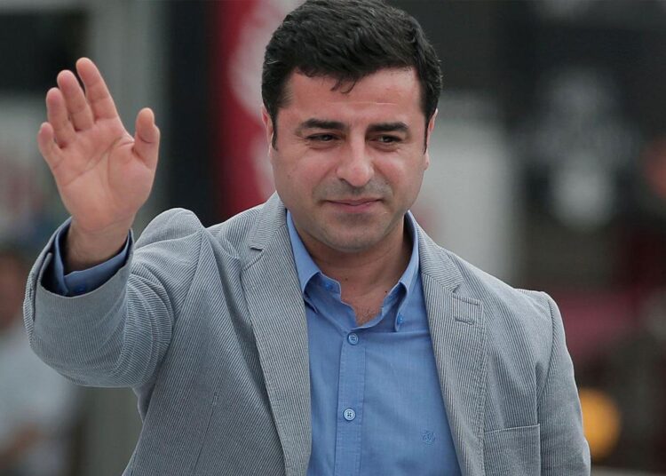 HABER-YORUM... Selahattin Demirtaş neden siyasete ara verdi? 1 HABER-YORUM… Selahattin Demirtaş neden siyasete ara verdi?