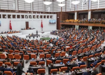 “AK Parti, DEVA, Gelecek ve Saadet’ten vekil transferi planlıyor”