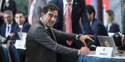 Bir Ünal Karaman portresi: Dobralığını Meclis'e taşıyacak mı? 2 Bir Ünal Karaman portresi: Dobralığını Meclis'e taşıyacak mı?