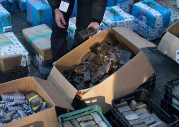 Fransa’da uyuşturucu operasyonunda 5 Türk gözaltına alındı