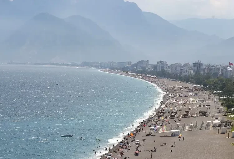 Türkiye'nin en sıcak illeri Antalya ve Muğla oldu 1 Türkiye’nin en sıcak illeri Antalya ve Muğla oldu