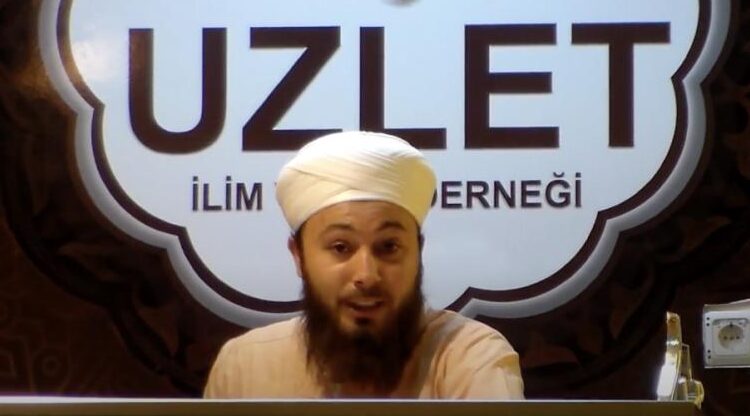 Engelli kıza tecavüz edip intihara sürüklemekle suçlanan tarikat lideri: Bana aşık olmuş 1 Engelli kıza tecavüz edip intihara sürüklemekle suçlanan tarikat lideri: Bana aşık olmuş