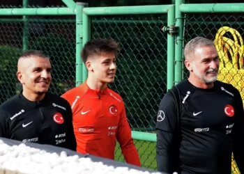 Stefan Kuntz, Arda Güler’i Alman basınına anlattı: ‘Messi olma yolunda’