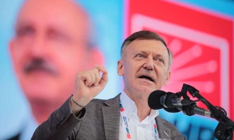 Aytuğ Atıcı'nın görevine Kılıçdaroğlu tarafından son verildi 1 Aytuğ Atıcı’nın görevine Kılıçdaroğlu tarafından son verildi