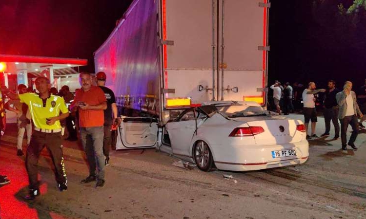Kahreden acı... Kuzeninin kullandığı TIR'a çarpan sürücü yaşamını yitirdi! 1 Kahreden acı… Kuzeninin kullandığı TIR’a çarpan sürücü yaşamını yitirdi!