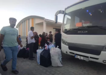 KYK yurtlarından çıkarılan depremzedeler, deprem bölgesine geri dönüyor