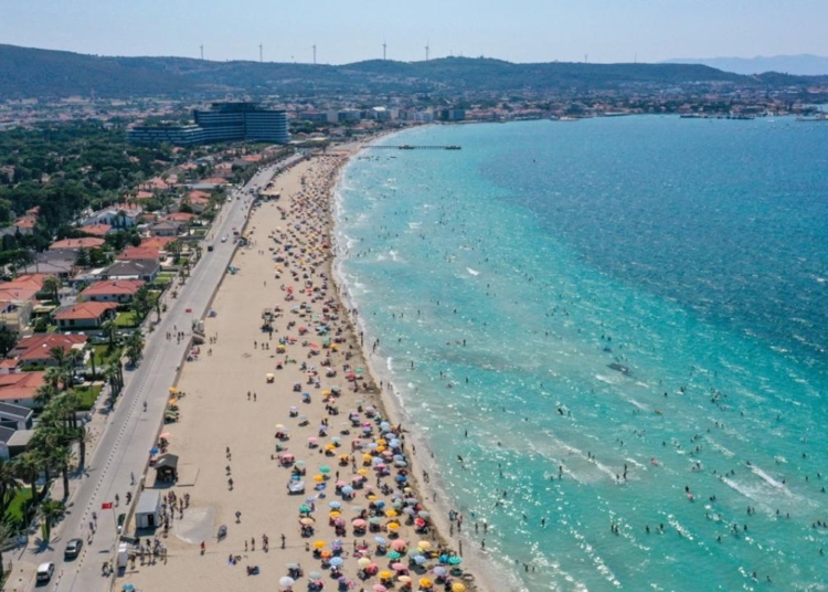 Ege sıcaktan kavruluyor; termometreler 40-43 dereceleri gösterdi 1 Ege sıcaktan kavruluyor; termometreler 40-43 dereceleri gösterdi