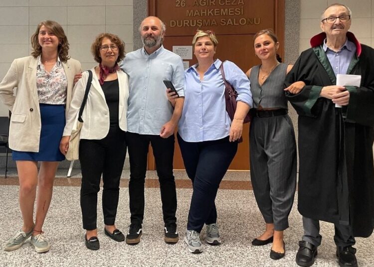 Fahrettin Altun'un şikayetiyle yargılanan gazetecilere beraat 1 Fahrettin Altun’un şikayetiyle yargılanan gazetecilere beraat