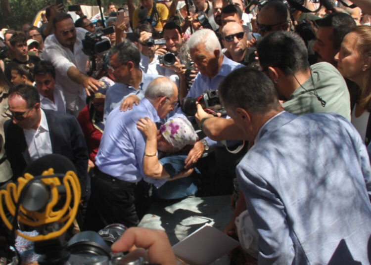 Kılıçdaroğlu, Akbelen’de direnen vatandaşlarla buluştu