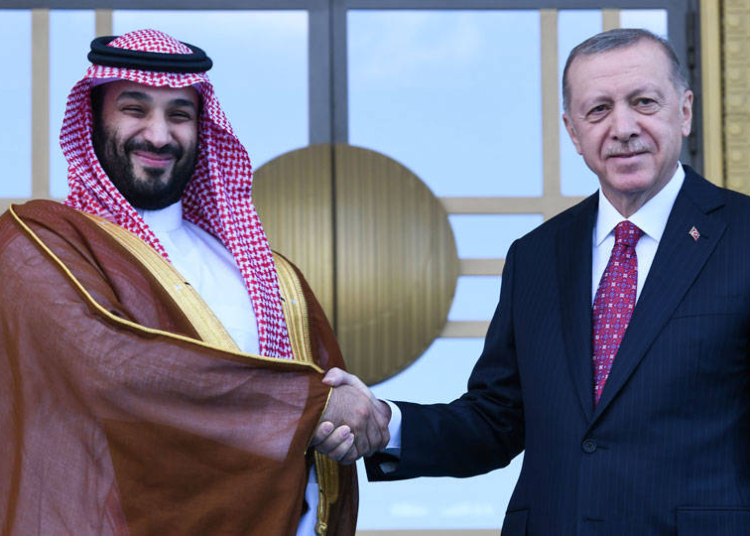 Cumhurbaşkanı Erdoğan darboğazdaki ekonomiye taze para arayışıyla Körfez Arap ülkelerine gidiyor