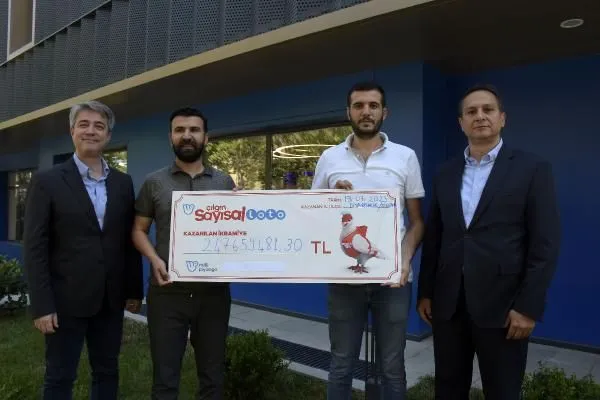 Diyarbakır'da makineye oynattığı 60 liralık kuponla tarihin en büyük ikramiyesini kazandı 1 Diyarbakır’da makineye oynattığı 60 liralık kuponla tarihin en büyük ikramiyesini kazandı