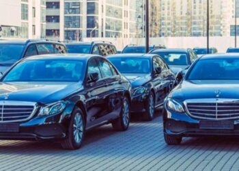 Tasarruf tedbirlerinin açıklandığı gün, 10 milyonluk makam aracı ihalesi açıldı