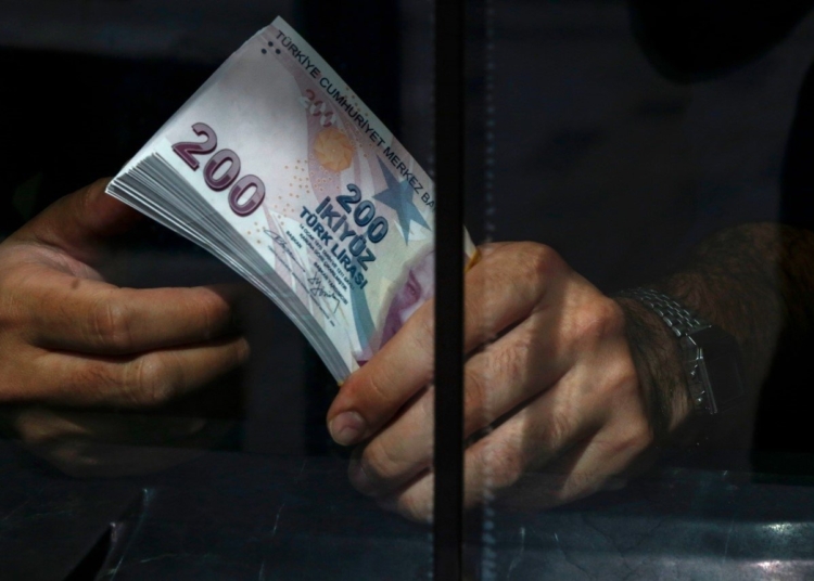 Zamlı memur maaşlarının asgari ücret ve açlık sınırına oranı son 10 yılda nasıl değişti?