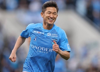 Dünyanın en yaşlı futbolcusu Miura’dan yeni sözleşme