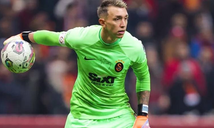 Fernando Muslera: 2011’de şampiyonluklar için geldiğimi söyledim, 15 tane kupa oldu