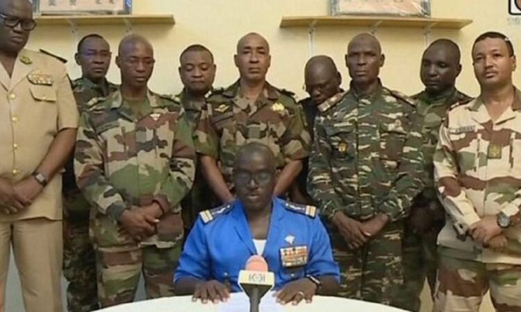 Nijer’de darbe: Cumhurbaşkanı tutuklandı