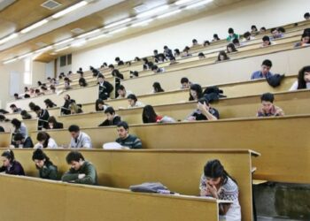 Ekonomik krizin faturası öğrenciye: Harç ücretleri geri geldi