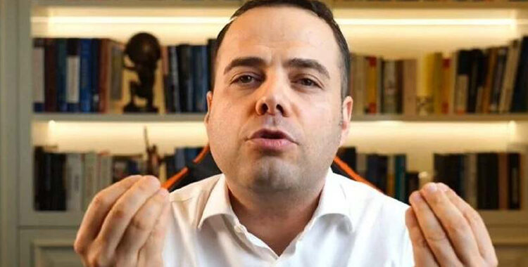 Özgür Demirtaş’tan uyarı: Bunlardan uzak durun 1 Ekonomist Özgür Demirtaş: Büyük işsizlik geliyor