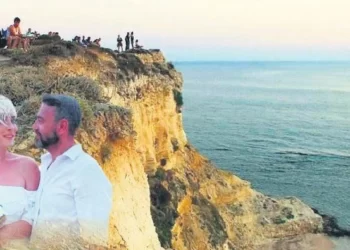 Romantik facia: Ölüm, evlenme teklifinde yakaladı!