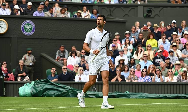 Djokovic, Wimbledon’da yarı finalde!