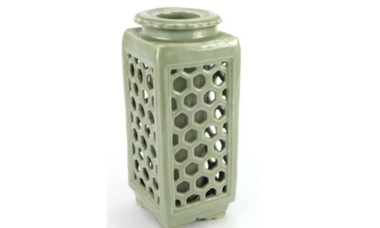 Tuvalet süsü olarak kullanılan bir vazo, Ming Hanedanı dönemine ait çıktı 1 Tuvalet süsü olarak kullanılan bir vazo, Ming Hanedanı dönemine ait çıktı