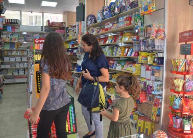 Okul masrafları kara kara düşündürüyor 1 Okul masrafları kara kara düşündürüyor