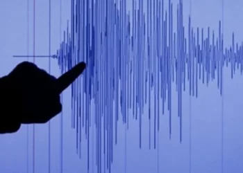 İzmir Urla açıklarında 3,7 büyüklüğünde deprem