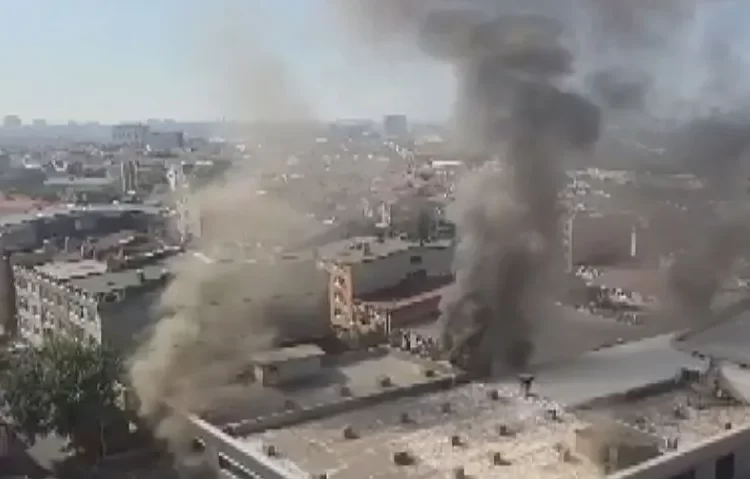 Bayrampaşa’da iş merkezinde yangın: Mahsur kalan 9 kişi kurtarıldı