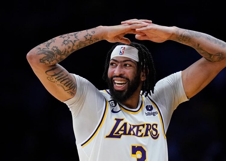 NBA yıldızı, üç yılda 186 milyon dolar kazanacak