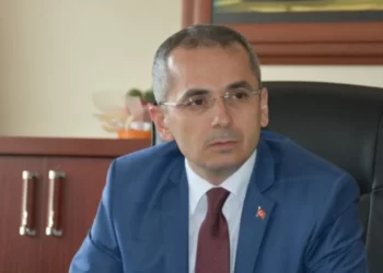 Vali yardımcısı isyan etti: Herkes daha çalmadan kılıfını uyduruyor