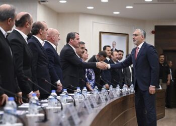 Memur ve emeklinin zam pazarlığında ilk görüşme başladı