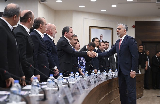 Memur ve emeklinin zam pazarlığında ilk görüşme başladı 1 Memur ve emeklinin zam pazarlığında ilk görüşme başladı