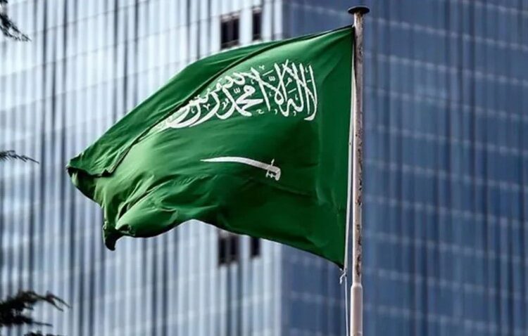 Suudi Arabistan’dan vatandaşlarına çağrı: Lübnan’ı acilen terk edin