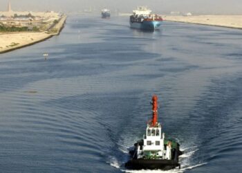 Süveyş Kanalı’nda petrol tankeri ile çarpışan römorkör battı: 1 ölü