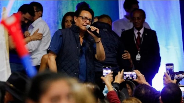 Ülke şokta: Ekvador’da devlet başkanı adayı suikasta kurban gitti 1 Ülke şokta: Ekvador’da devlet başkanı adayı suikasta kurban gitti