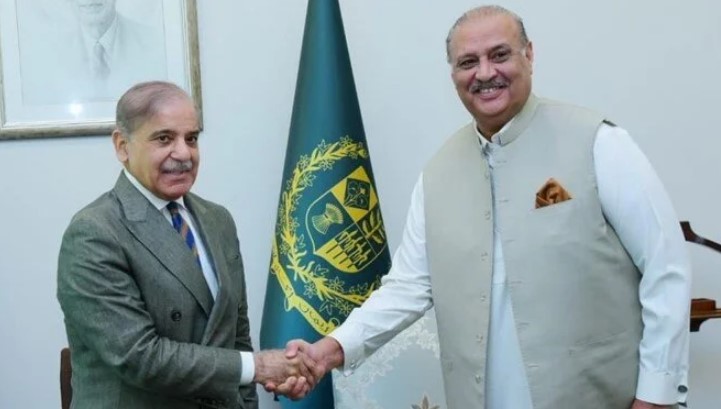 Pakistan'da geçici hükümetin başbakanı Hak Kakar oldu 1 Pakistan’da geçici hükümetin başbakanı Hak Kakar oldu