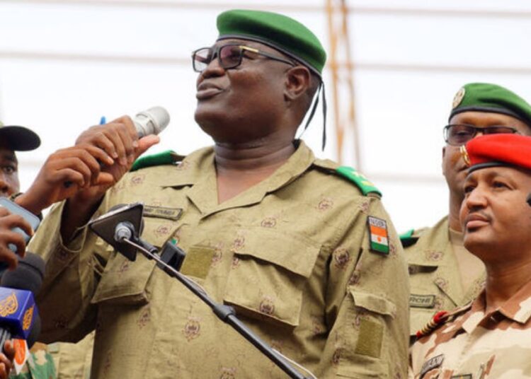 Nijer’de geçiş hükümeti 3 yıl içinde sivil yönetime geçecek