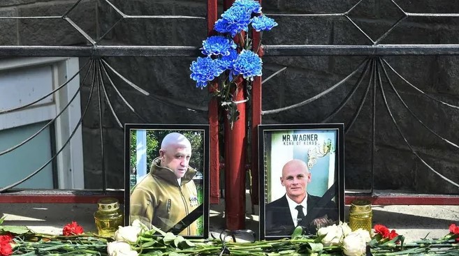 Wagner lideri Prigojin'in uçağının düşmesi Rusya'da nasıl karşılandı? 1 Wagner lideri Prigojin’in uçağının düşmesi Rusya’da nasıl karşılandı?