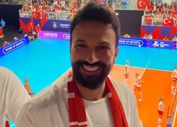 Tarkan Almanya'da Filenin Sultanlarına destek verdi 4 Tarkan Almanya’da Filenin Sultanlarına destek verdi