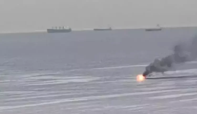 Karadeniz limanında insansız deniz araçları Rus savaş gemisini vurdu