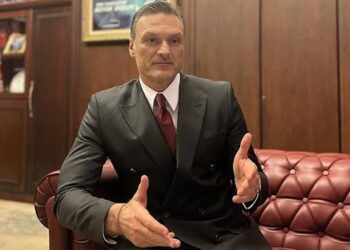 AK Parti’li Alpay Özalan’ın danışmanı istifa etti: ‘Nankör, vefasız ve saygısız’