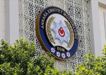 Kadınlara saldıran bir başkomiser, bir polis ve bir bekçi açığa alındı