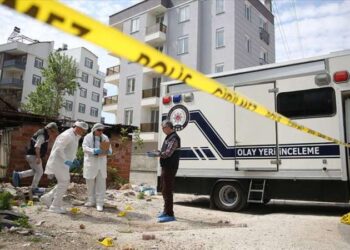 Tüfekle oynayan 7 yaşındaki çocuk annesini öldürdü