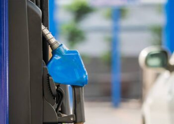 Benzine bu gece yine zam var