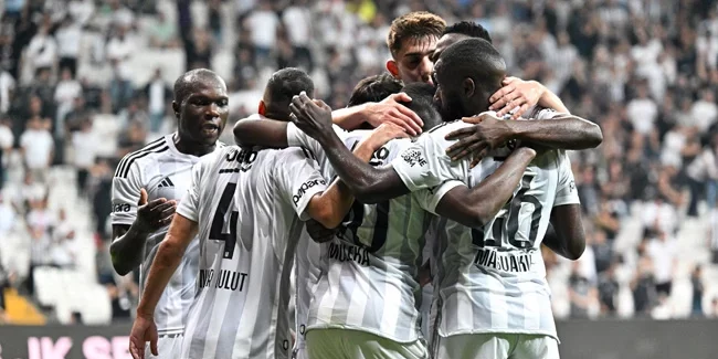 Beşiktaş, siyah incileriyle turu geçti 1 Beşiktaş, siyah incileriyle turu geçti