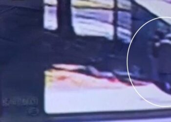 8 milyon lirasını poşete koyup dolandırıcılara verdi