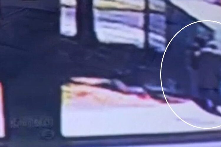 8 milyon lirasını poşete koyup dolandırıcılara verdi