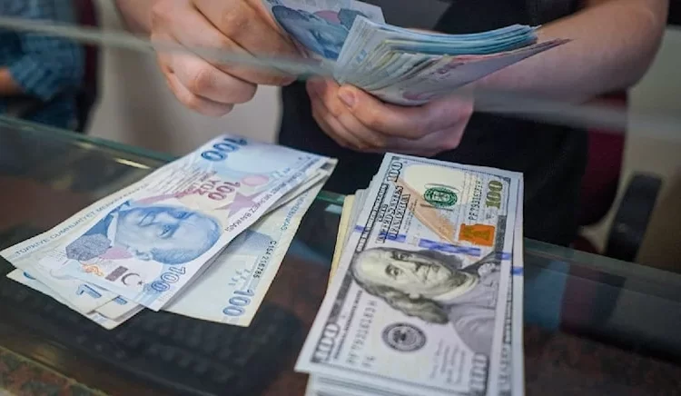 Dolar/TL’de yeni zirve 1 Dolar/TL’de yeni zirve