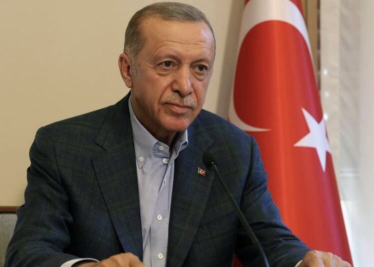 Fehmi Koru: Erdoğan görevi rahatlıkla bırakacağı birini bulamadığı için dördüncü kez aday olabilir